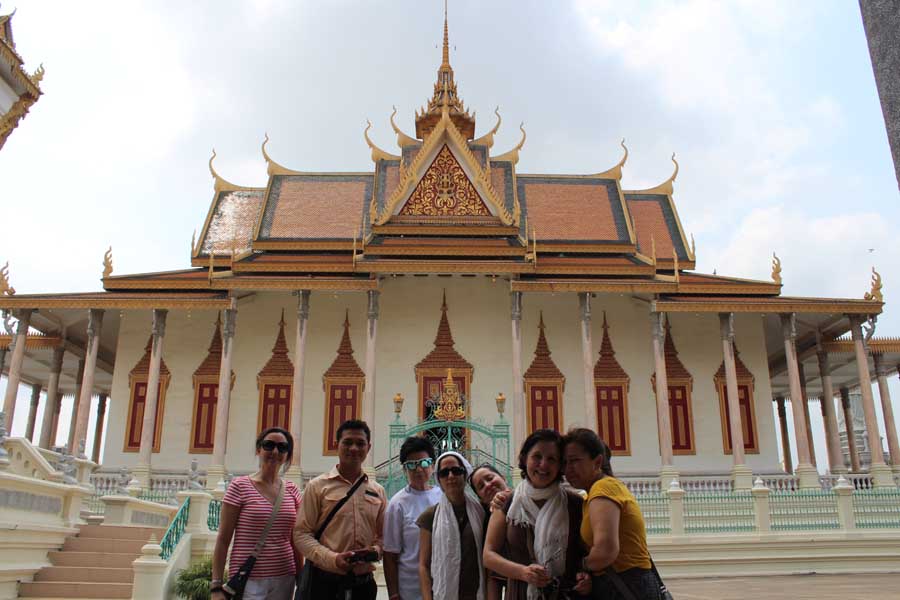palacio-real-phnom-penh-camboya-womviajes